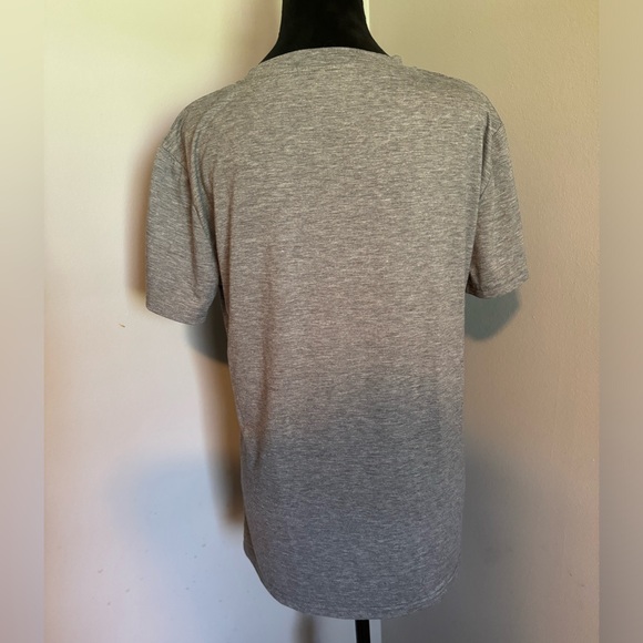 NWOT Unbranded Red Wine & Blue T Shirt Size Large - Picture 4 of 6